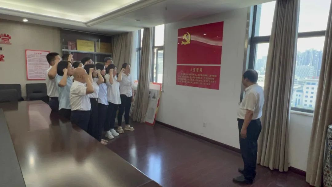 �ϲ�����ʱ��������ϲӭ��һ �쵳����